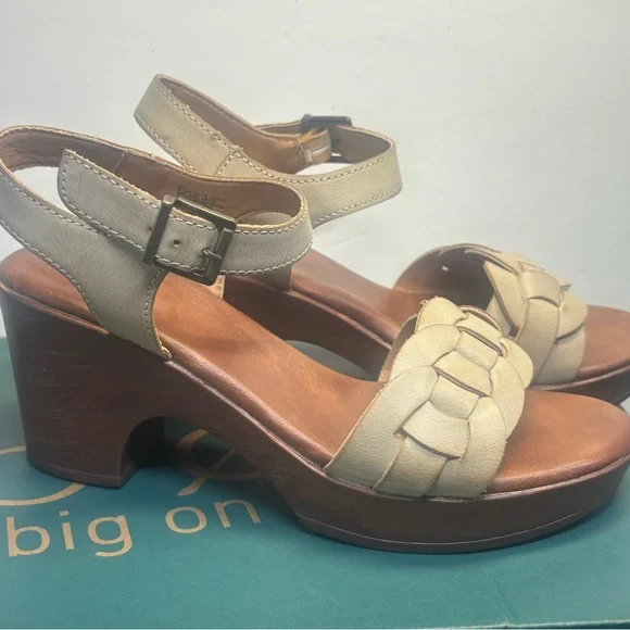 b.o.c. Cream and Brown Women's Gigi Sandals, Size 9M - Picture 5 of 9